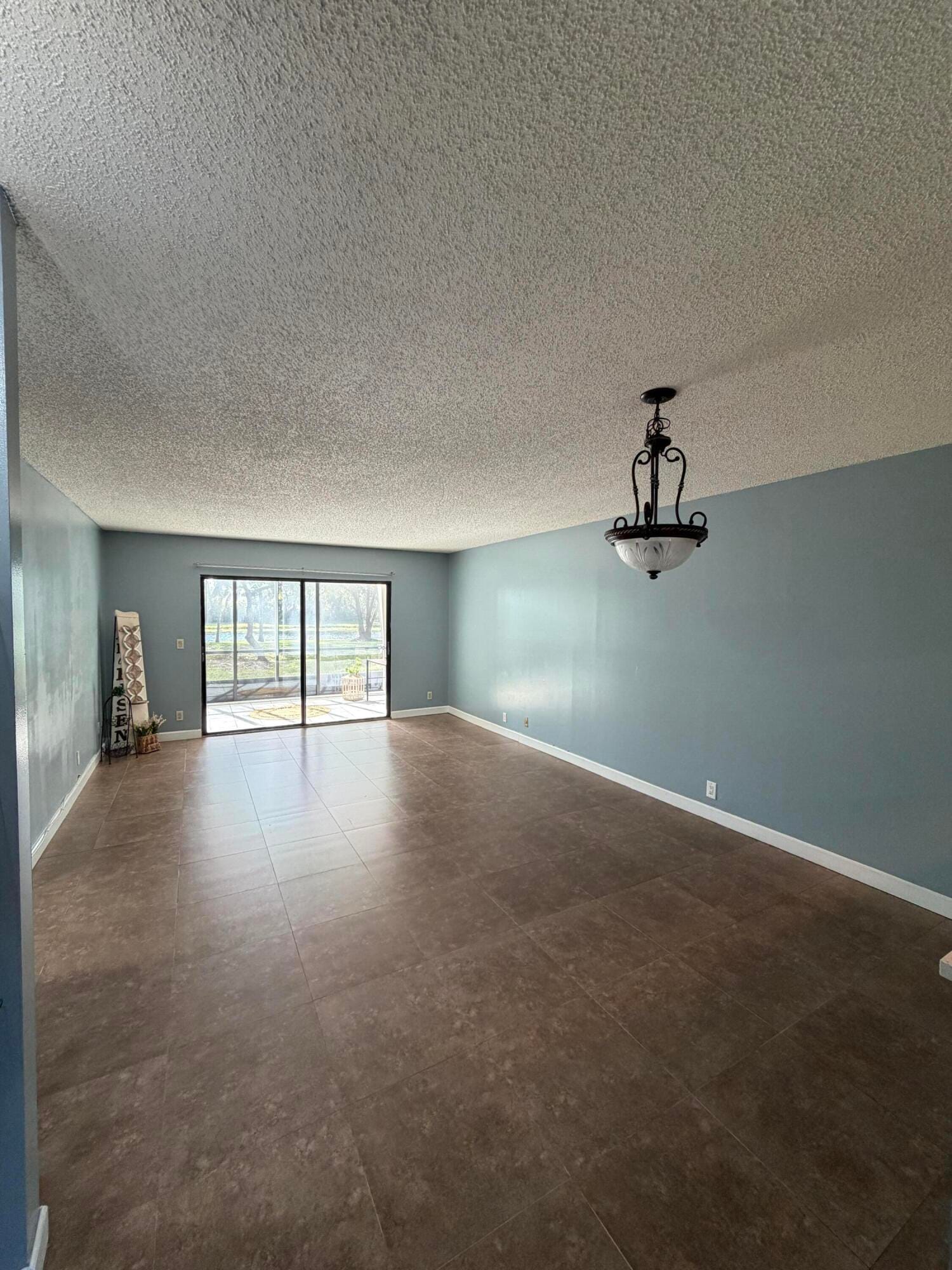 2202 S Cypress Bend Drive 101 — photo 10