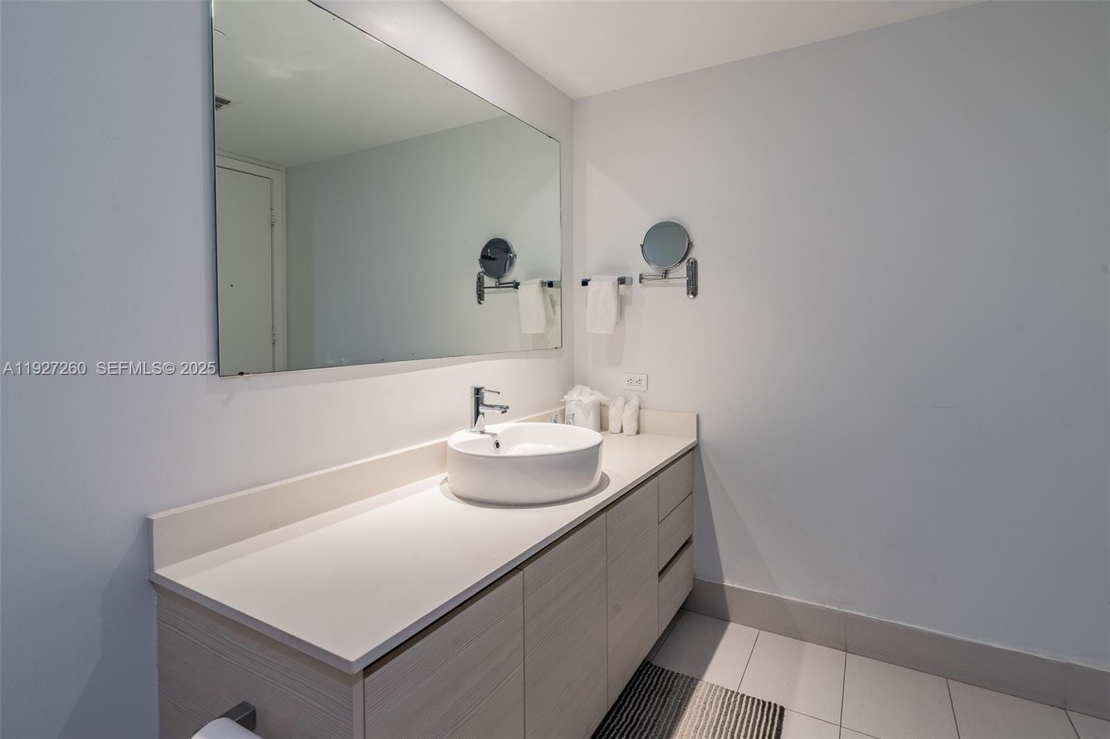 2602 E Hallandale Beach Boulevard R809 — photo 11
