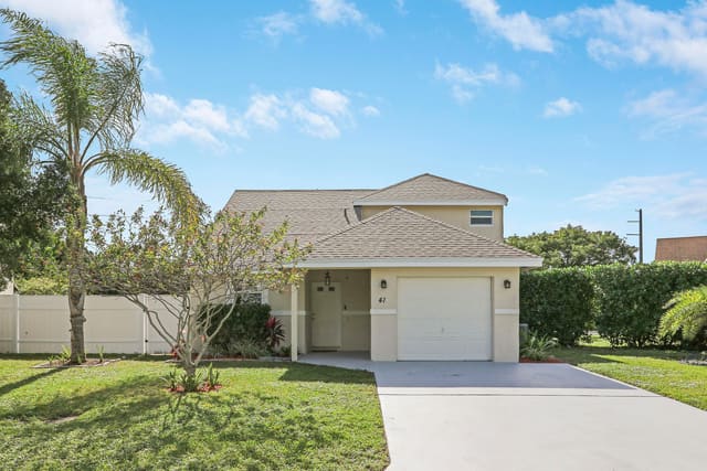 41 Tara Lakes Drive E, sold in Lakes Of Tara Unit 1, Boynton Beach, FL