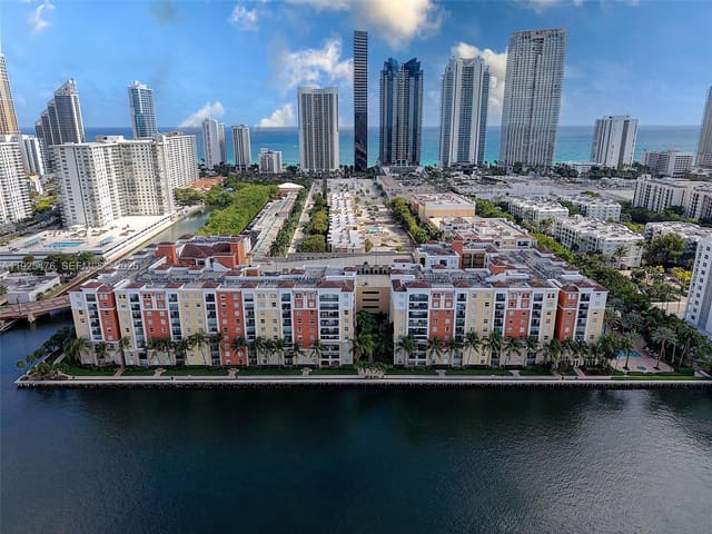 17150 N Bay Road 2706, Sunny Isles Beach, FL 33160