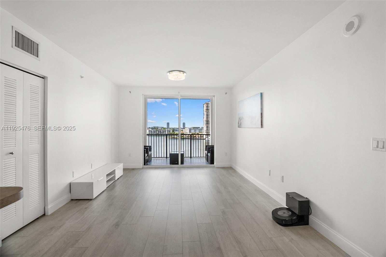 17150 N Bay Road 2706, Sunny Isles Beach, FL 33160 photo 3