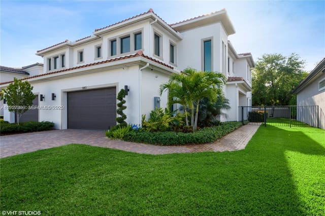 5883 W Brookfield Circle W, sold in Preserve At Emerald Hills, Hollywood, FL