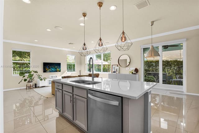3936 Mahogany Lane, Hollywood, FL 33021