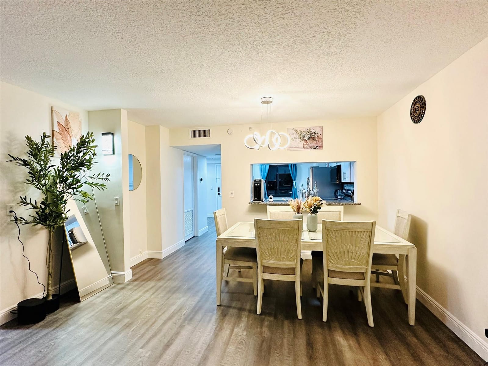 2200 S Cypress Bend Drive 802 — photo 4