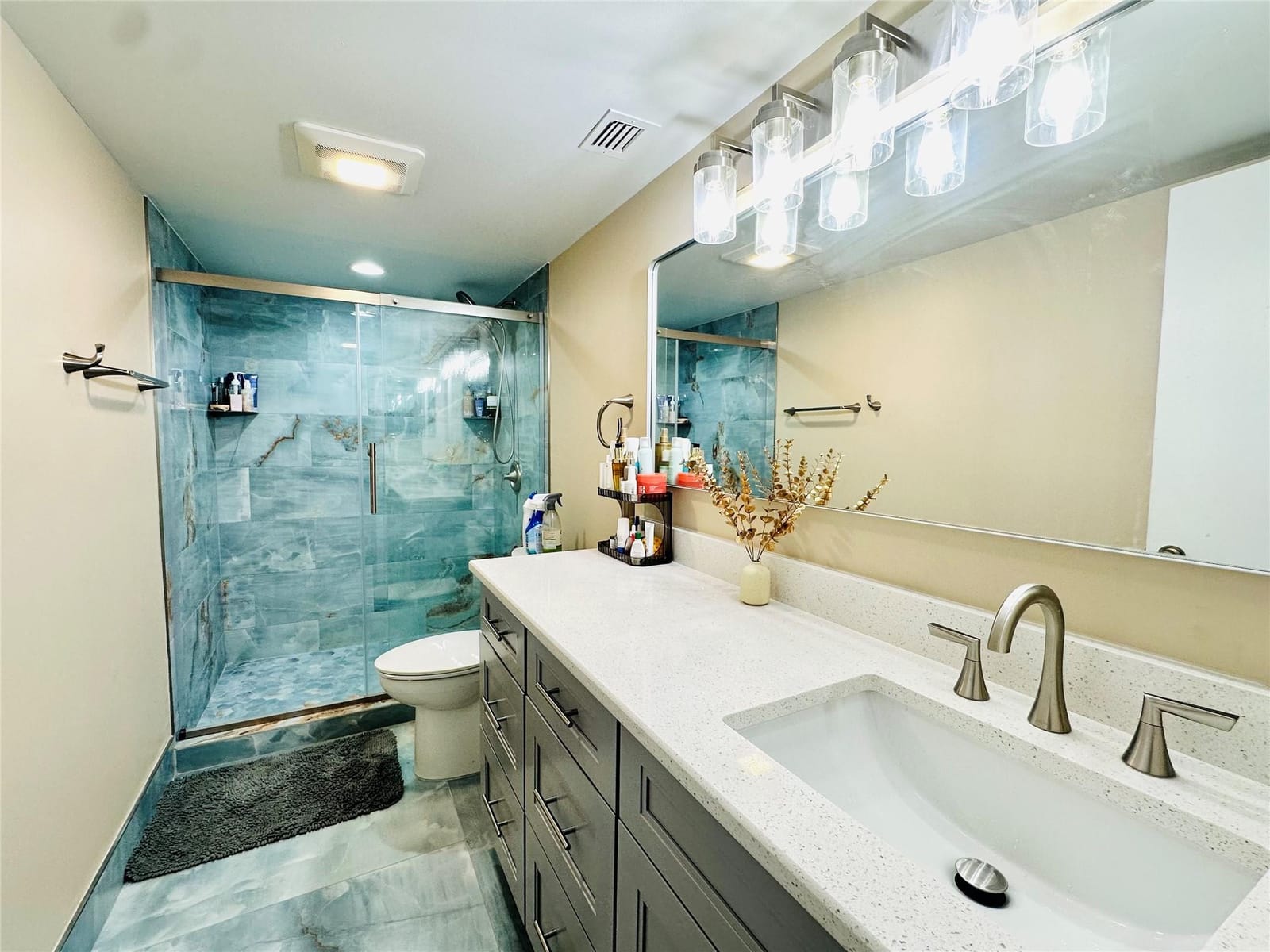 2200 S Cypress Bend Drive 802 — photo 9