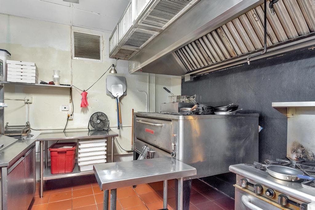 830 N Dixie Highway, Lake Worth Beach, FL 33460 photo 14