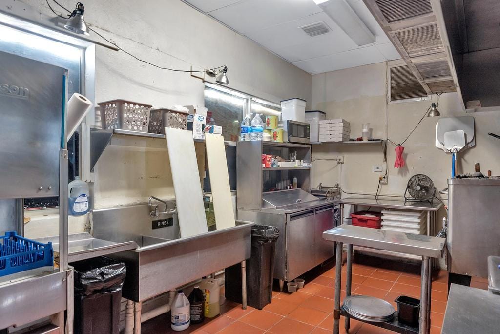 830 N Dixie Highway, Lake Worth Beach, FL 33460 photo 16