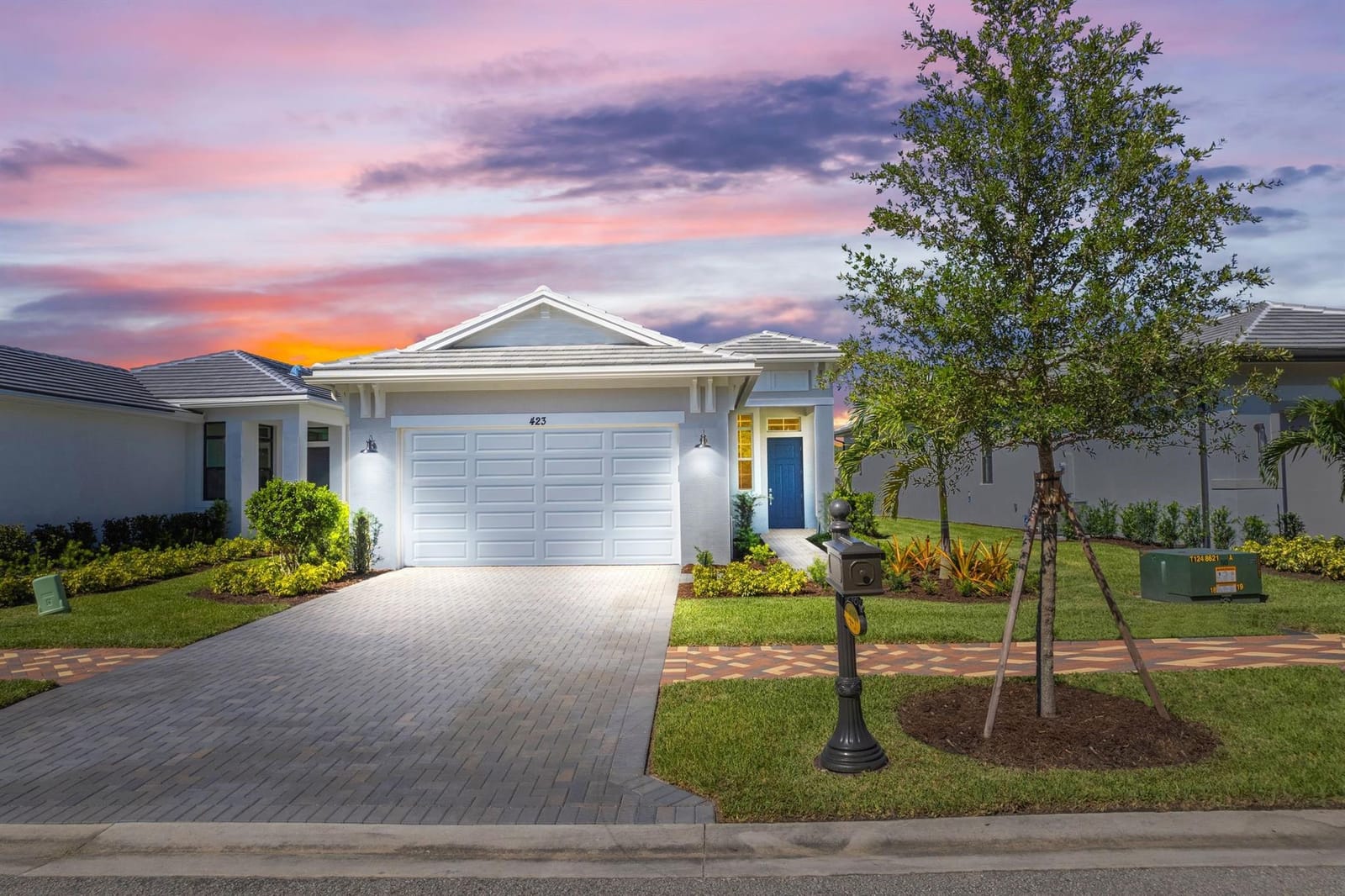 423 SE Via Sangro, Port St. Lucie, FL 34952