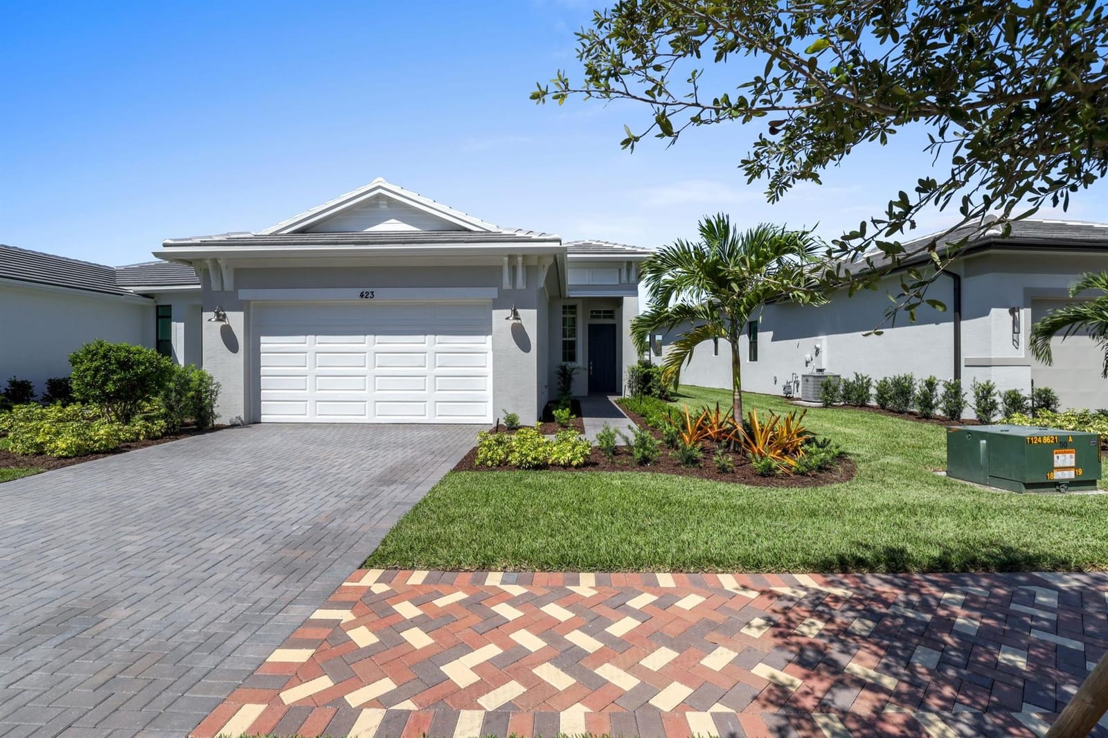 423 SE Via Sangro, Port St. Lucie, FL 34952 photo 2