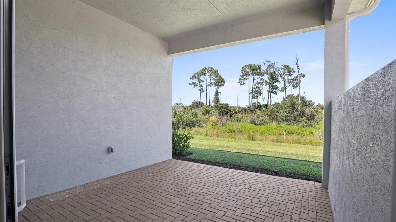 423 SE Via Sangro, Port St. Lucie, FL 34952 photo 3