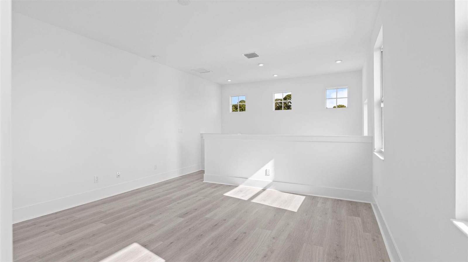 233 SE Via Sangro — photo 10