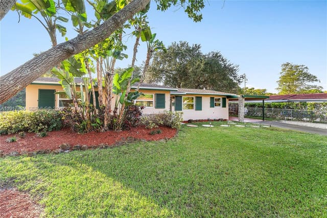 475 NW 46th Terrace, Plantation, FL 33317