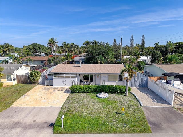 3010 NE 10th Terrace, sold in Cresthaven No 6, Pompano Beach, FL