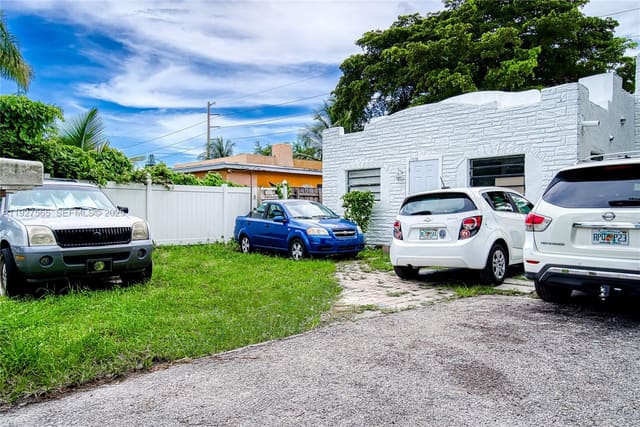 2516 Cleveland Street, Hollywood, FL 33020