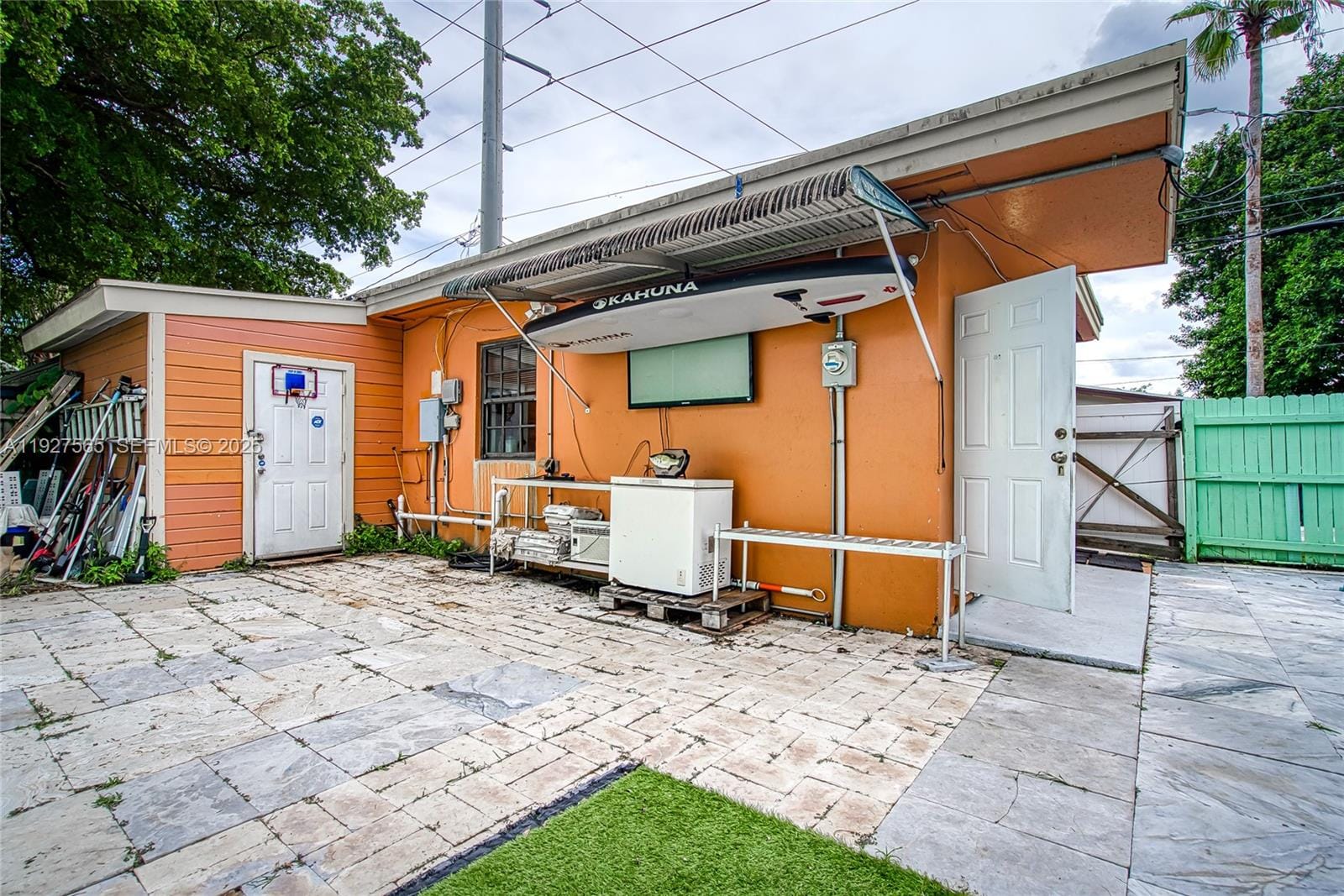 2516 Cleveland Street, Hollywood, FL 33020 photo 8
