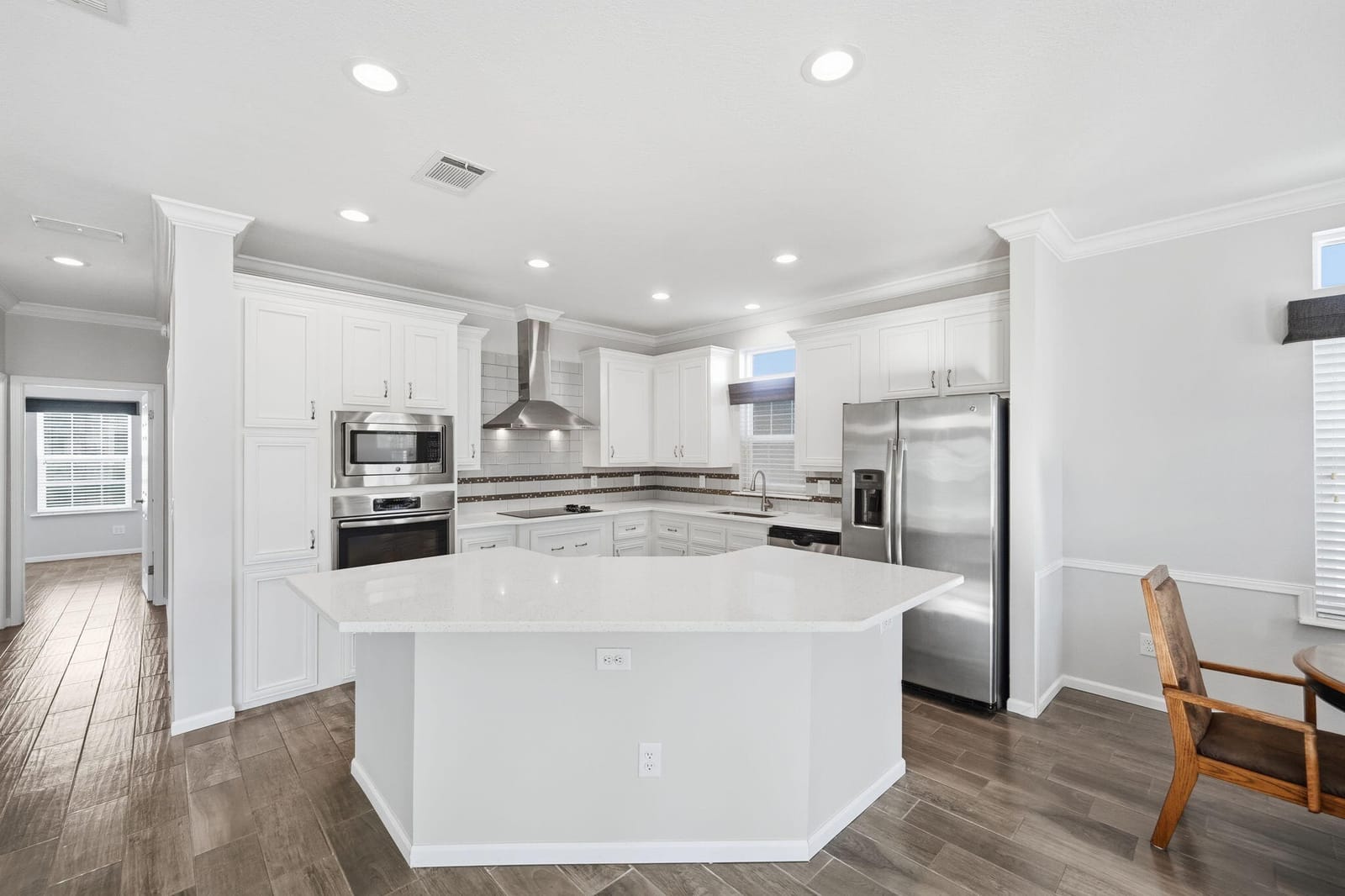 122 NE Bay Drive, Jensen Beach, FL 34957 photo 9