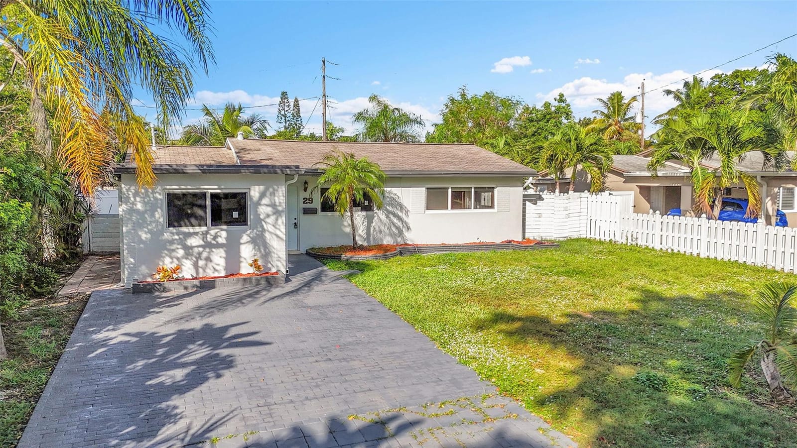 29 SE 8th Street, Dania Beach, FL 33004