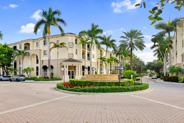 2304 Renaissance Way 304, sold in San Raphael Condo, Boynton Beach, FL