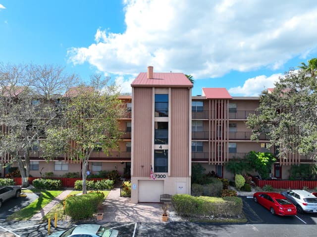 7300 Lake Cir Drive 301, sold in Palm Lakes Condo, Margate, FL