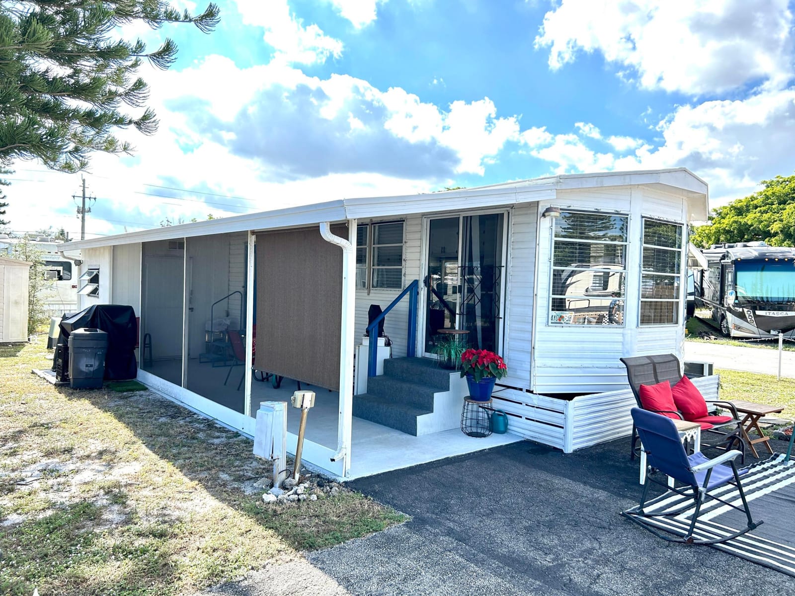 875 NE 48 Th St Lot 352 — photo 3
