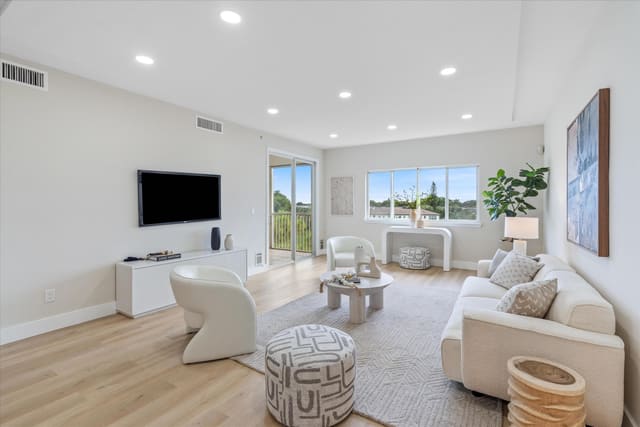 22715 Camino Del Mar 42, sold in Coronado At Boca Raton Condo, Boca Raton, FL