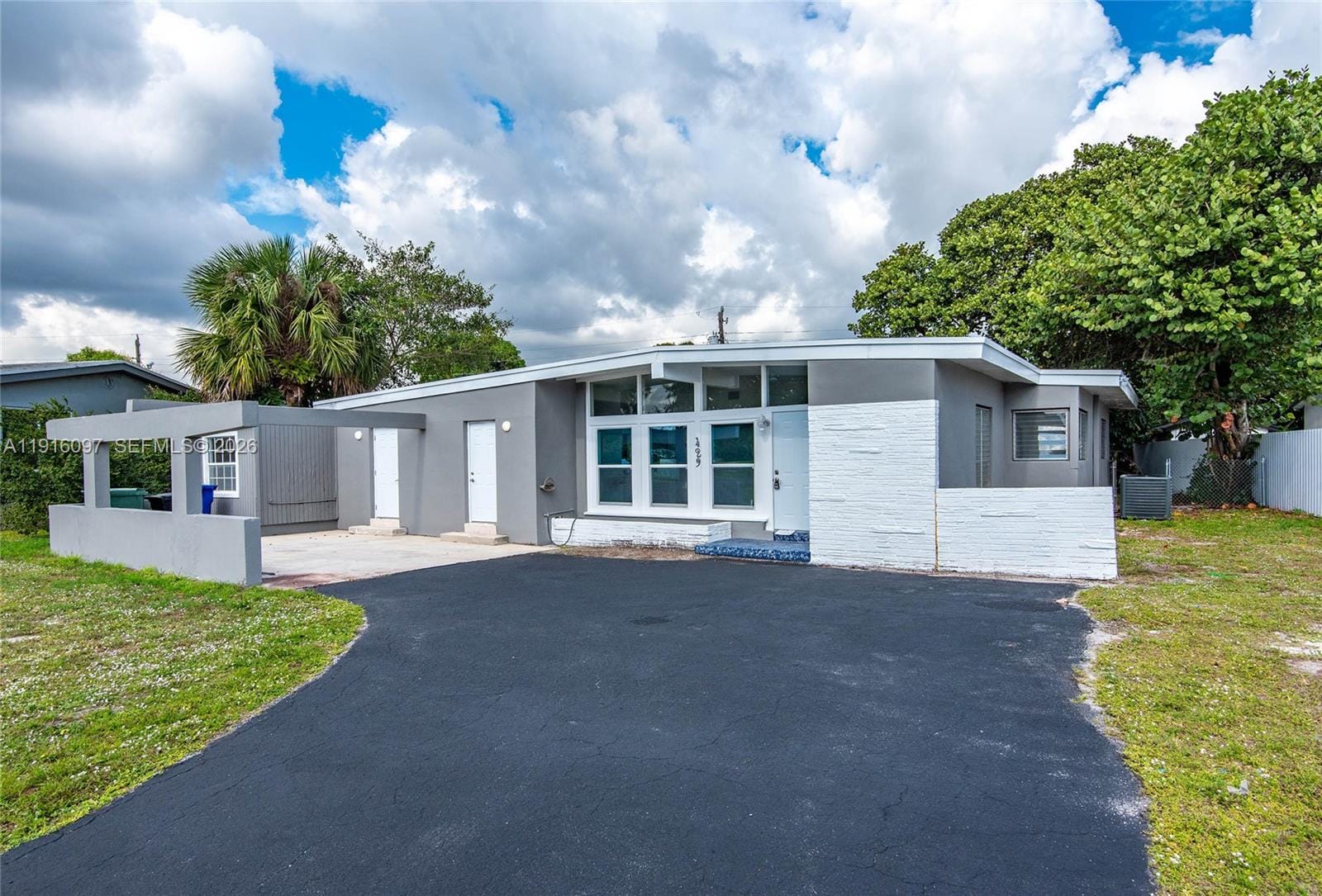 429 W Evanston Circle, Fort Lauderdale, FL 33312