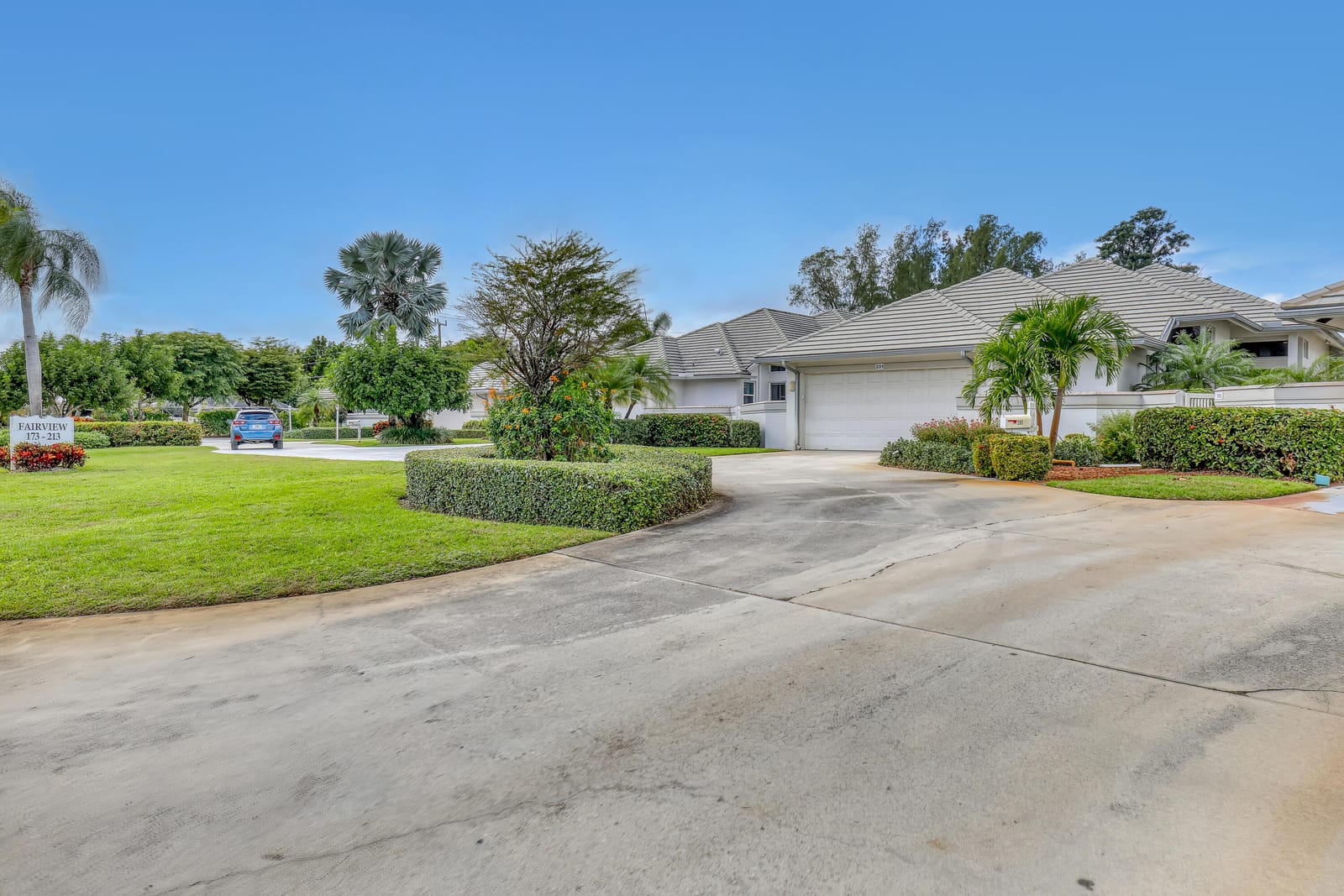 201 Orange Tree Drive, Atlantis, FL 33462 photo 3