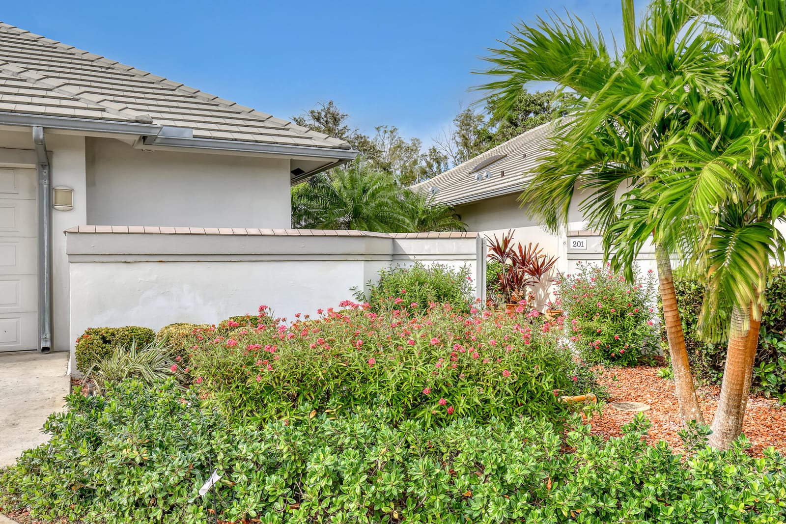 201 Orange Tree Drive, Atlantis, FL 33462 photo 4