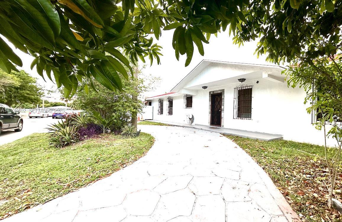 598 SW 121st Avenue, Miami, FL 33184, Miami