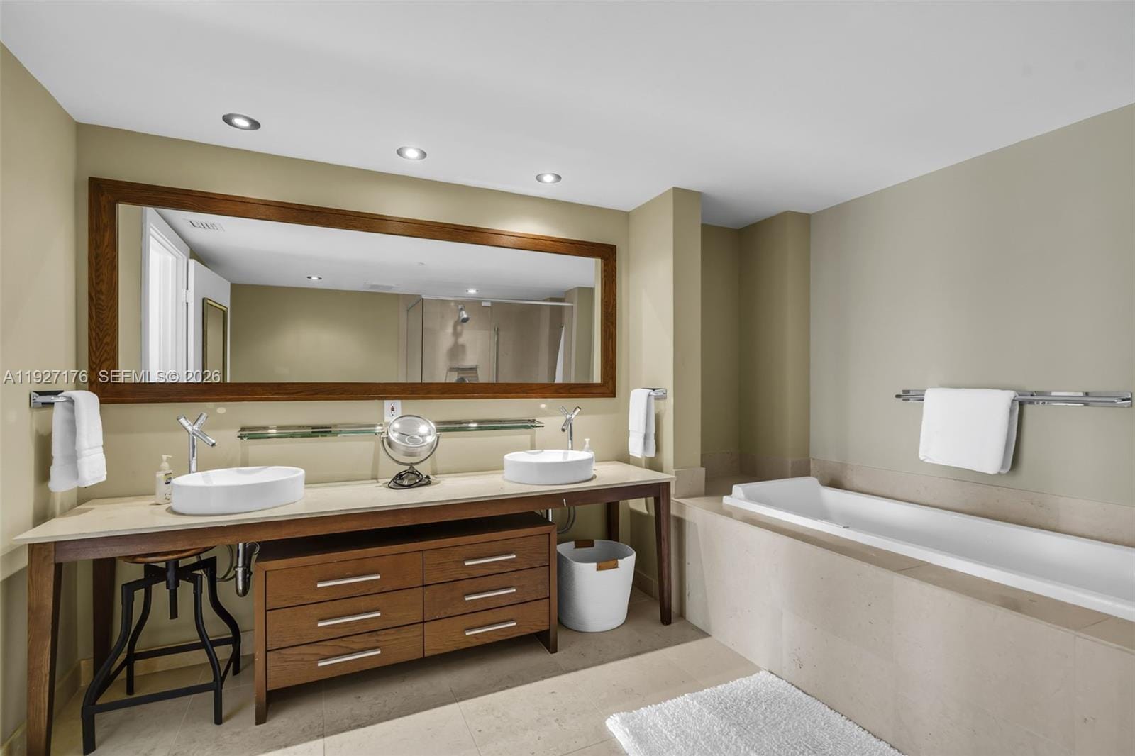 495 Brickell Avenue 2405, Miami, FL 33131 photo 20