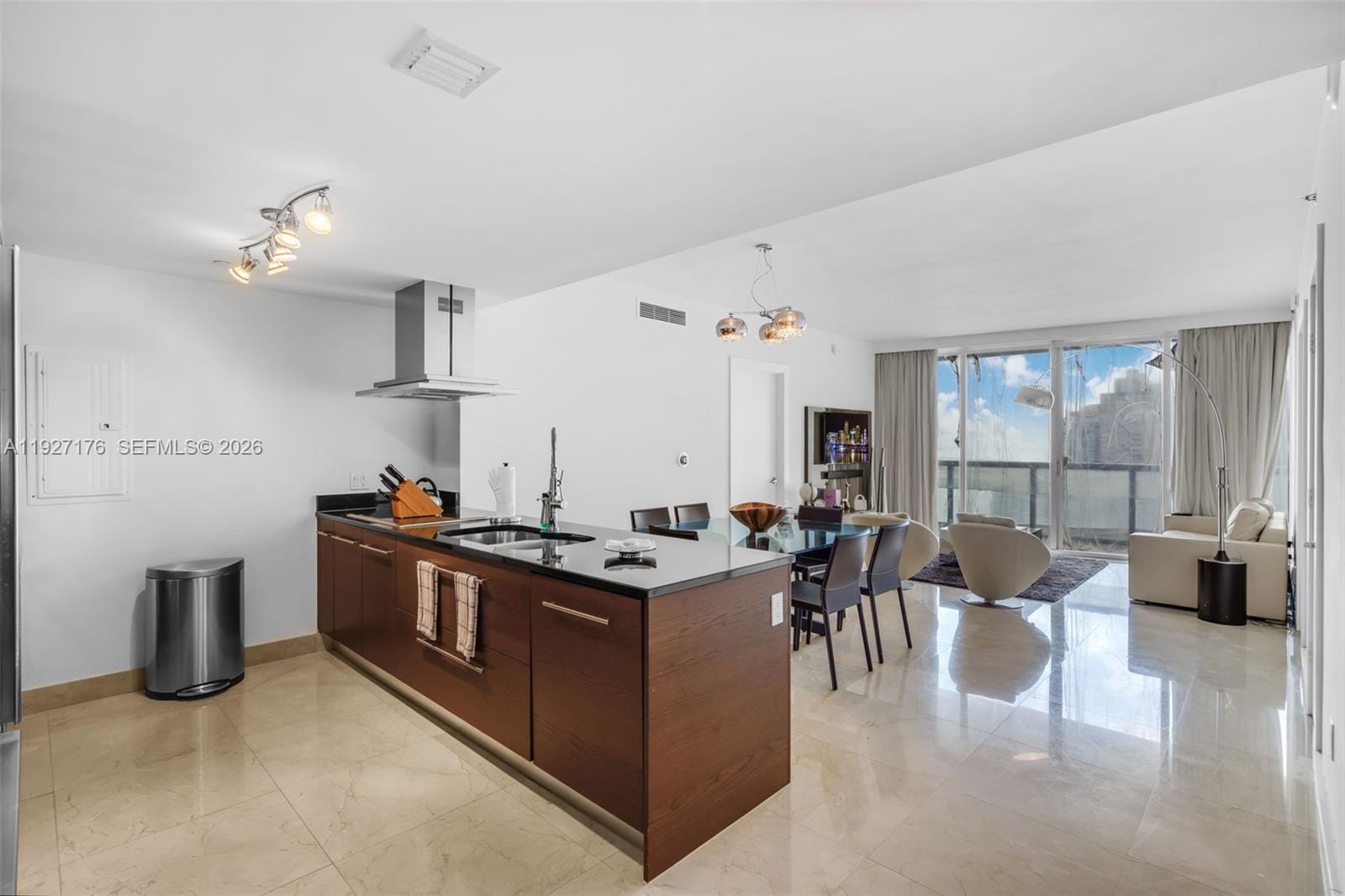 495 Brickell Avenue 2405, Miami, FL 33131 photo 4