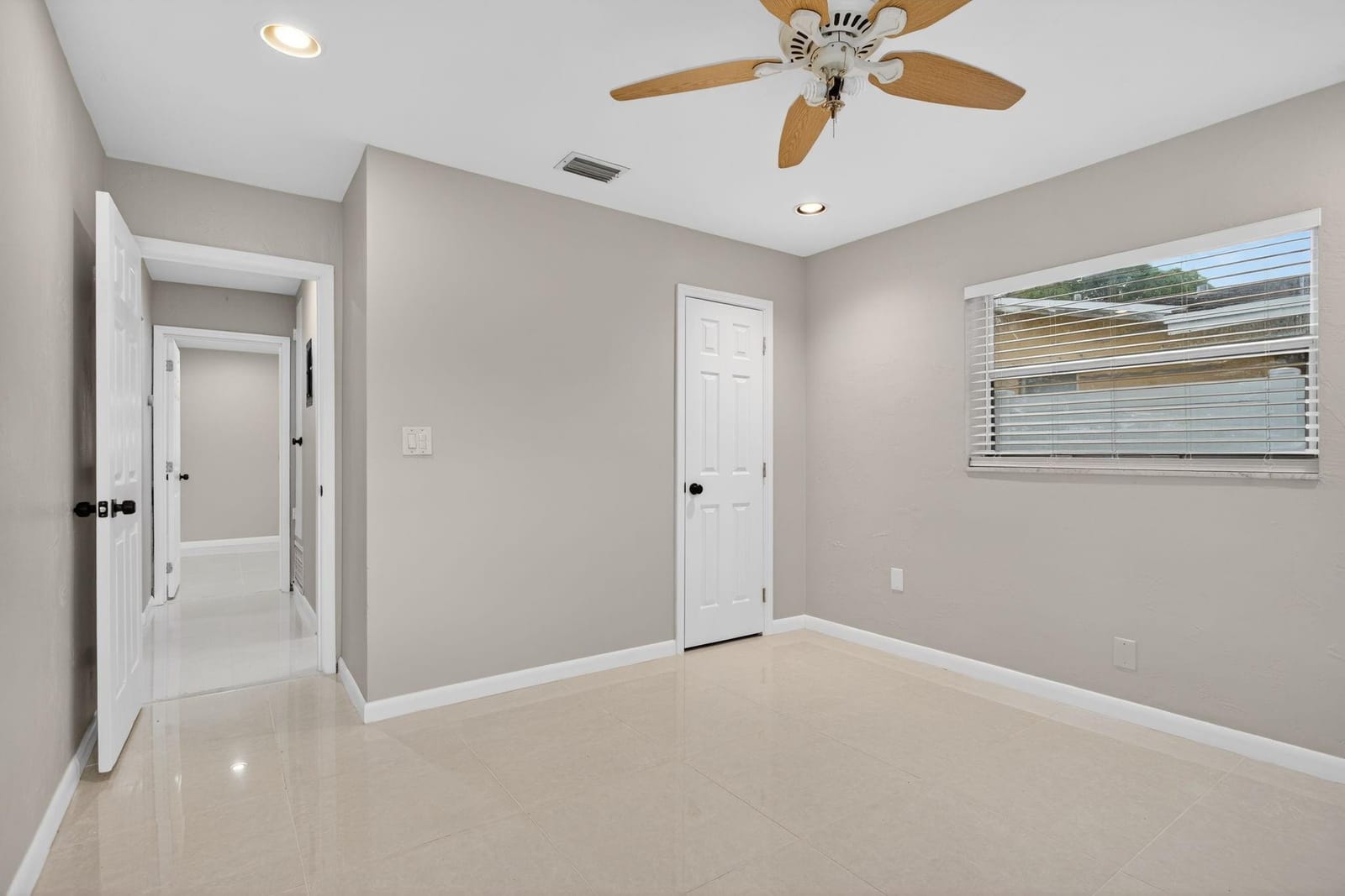 8709 NW 57th Drive, Tamarac, FL 33321 photo 10