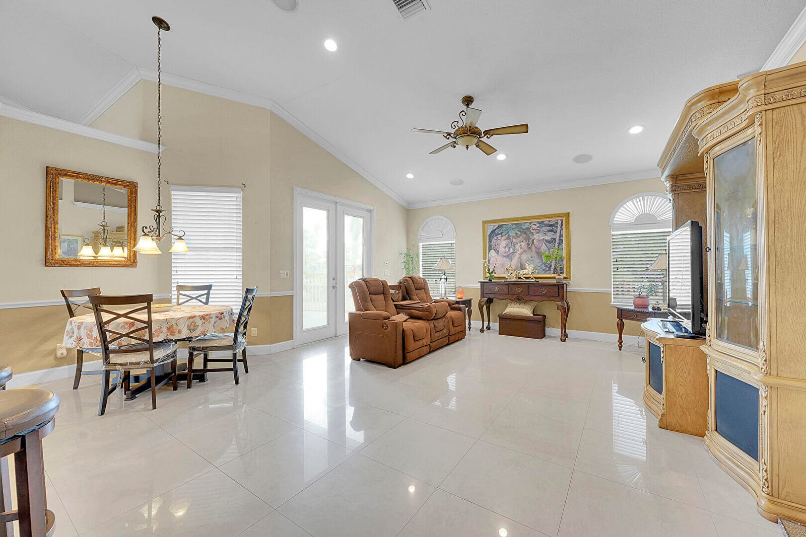 5909 NW Bayou Court — photo 9