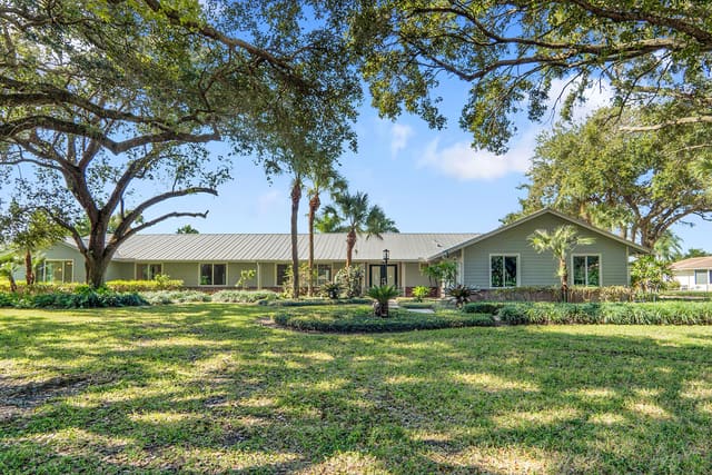 8631 Steeplechase Drive, Palm Beach Gardens, FL 33418