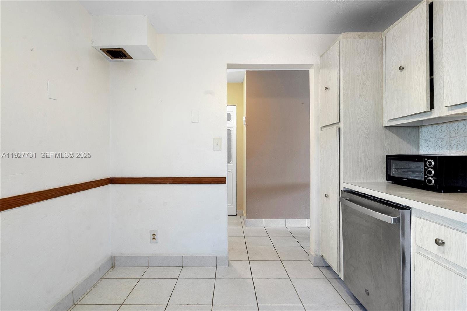 324 SE 10th Street 203, Dania Beach, FL 33004 photo 17
