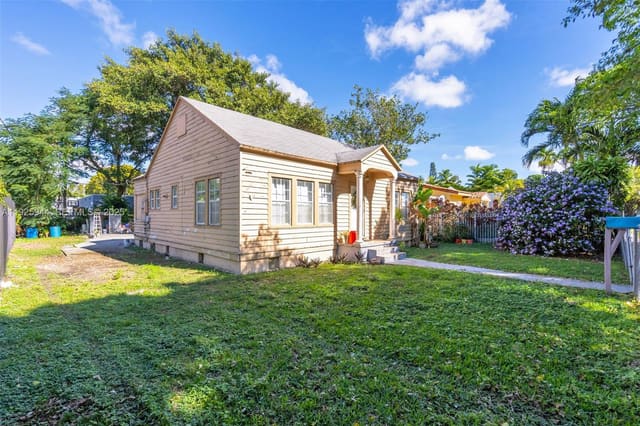 2271 SW 11th Street, sold in Bryan Park, Miami, FL