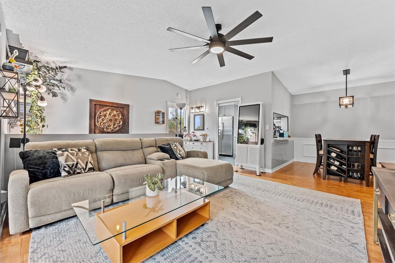 2761 S Oakland Forest Drive 204 — photo 3