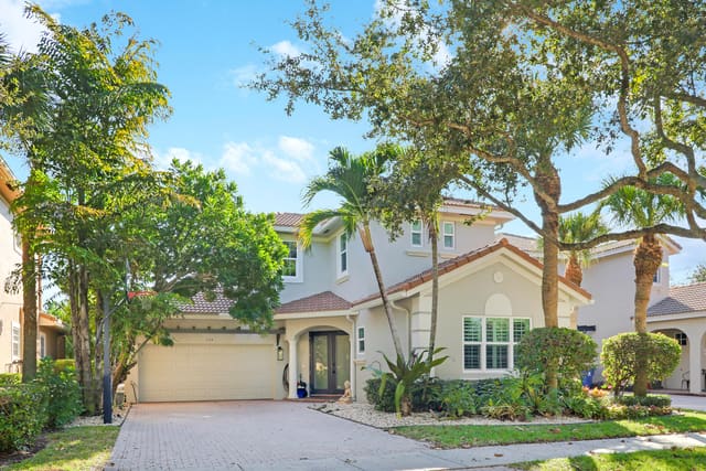 104 Via Azurra, sold in Paseos, Jupiter, FL