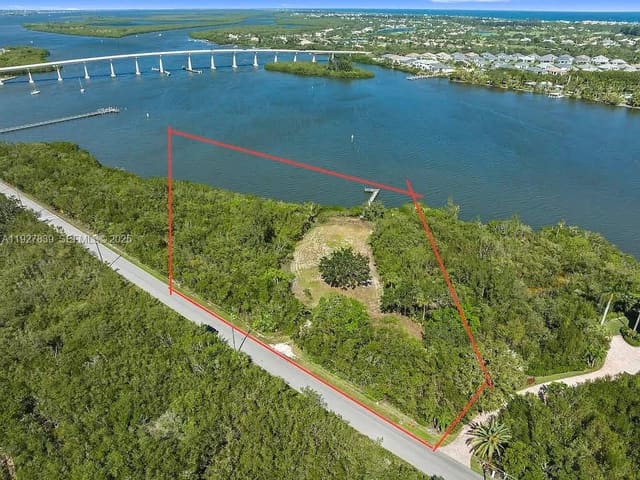 250 Live Oak Drive, Vero Beach, FL 32963