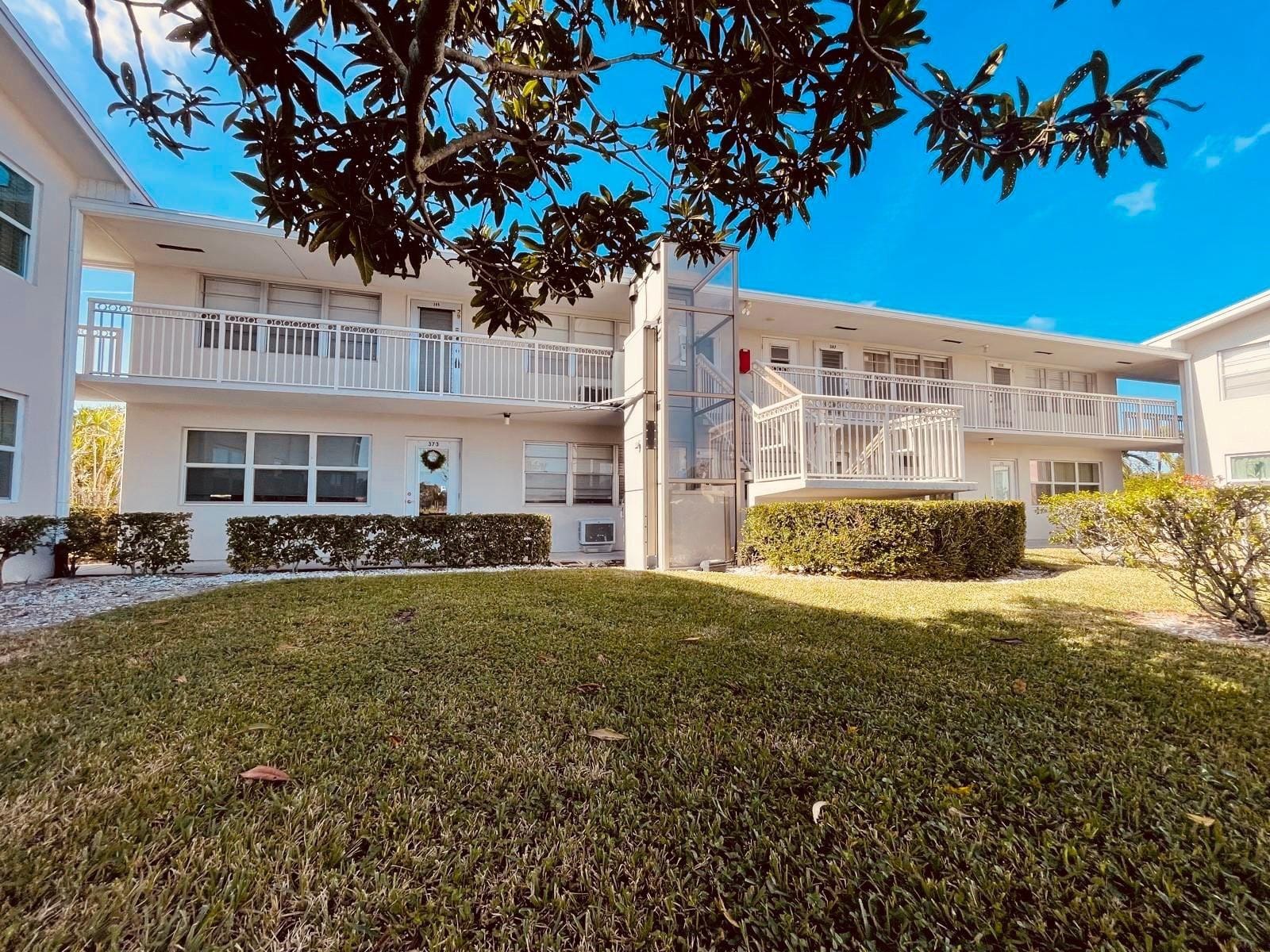 387 Chatham 387, West Palm Beach, FL 33417