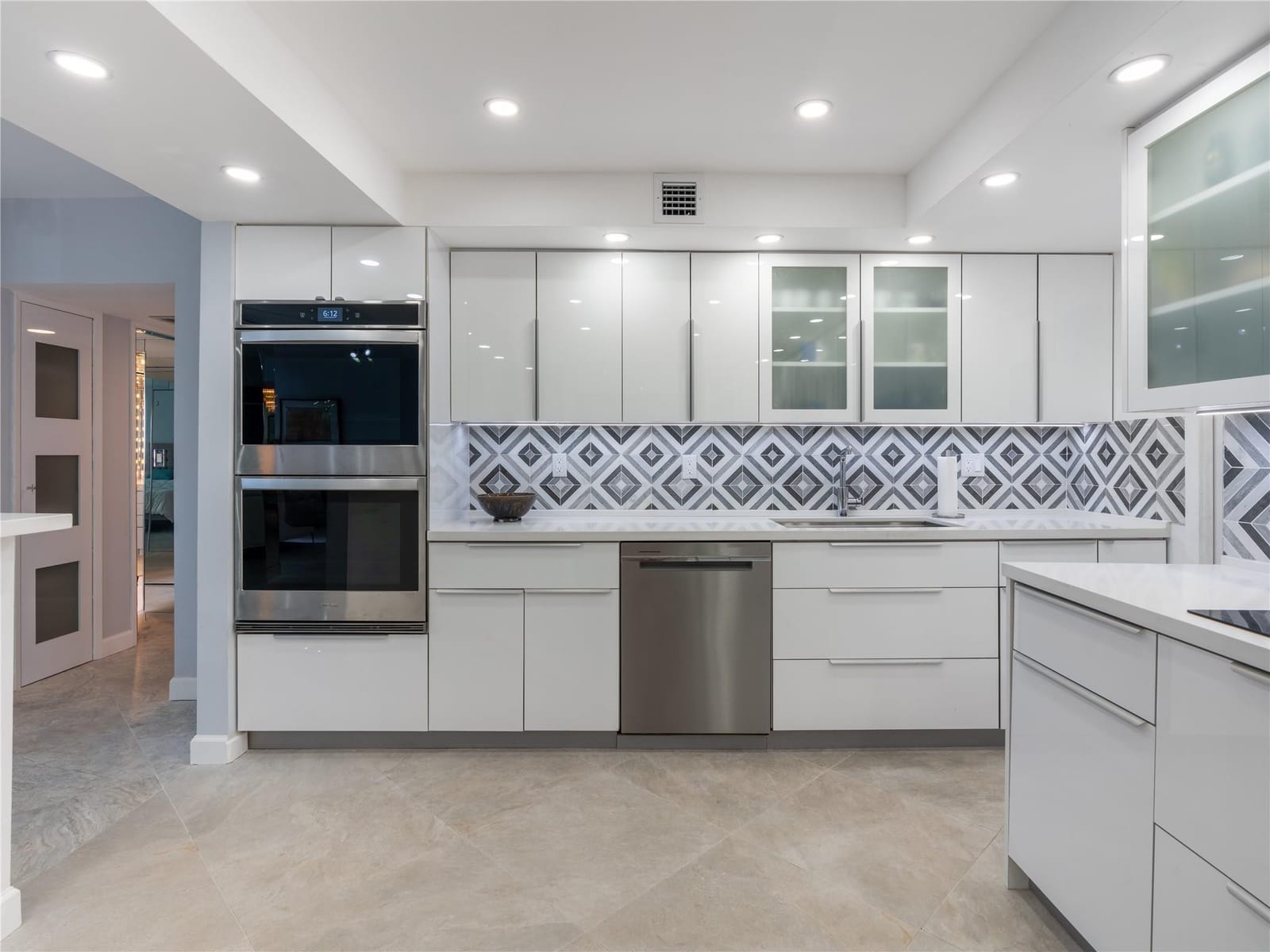2850 N Palm Aire Drive 601, Pompano Beach, FL 33069 photo 13