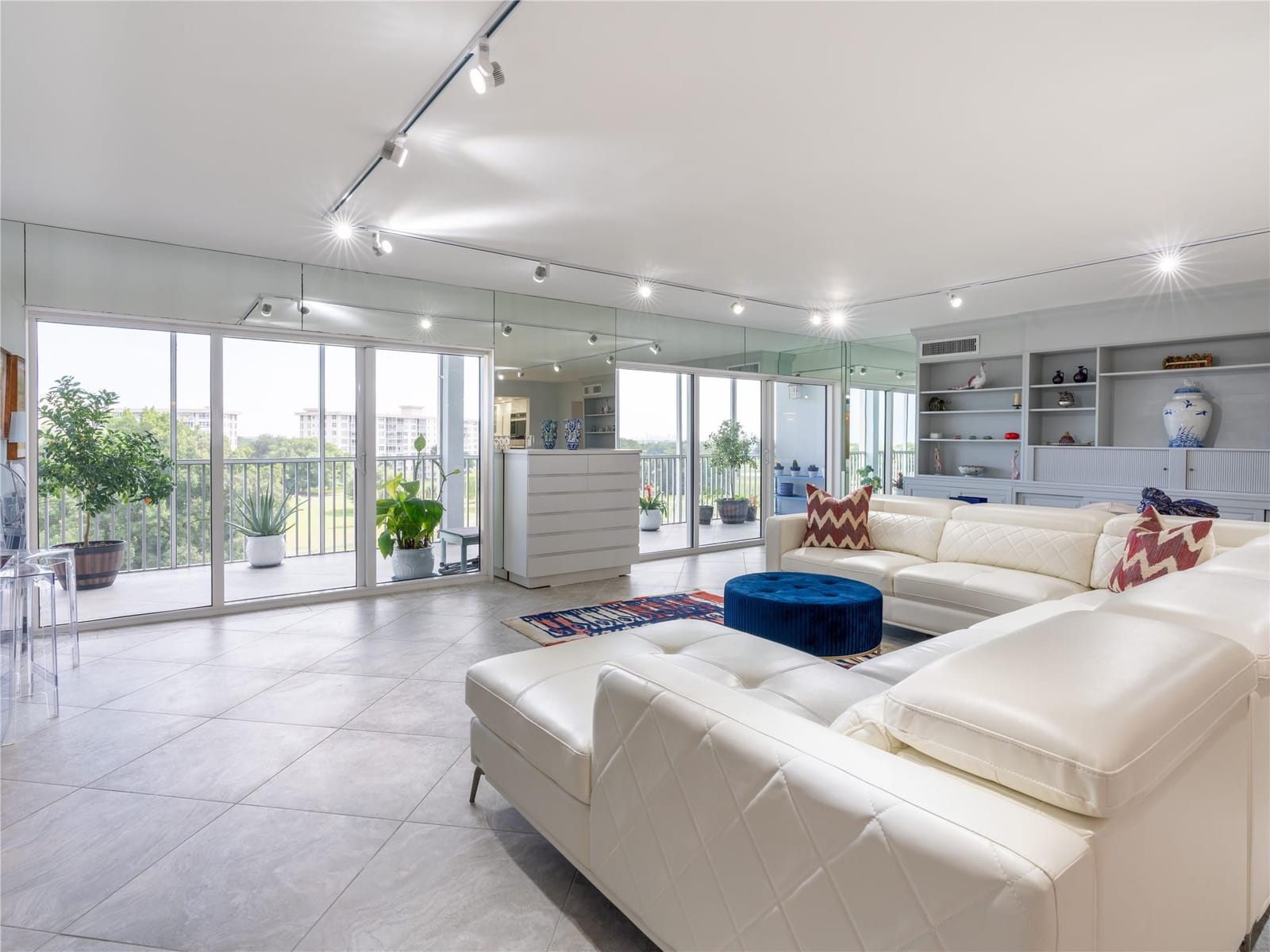 2850 N Palm Aire Drive 601 — photo 9