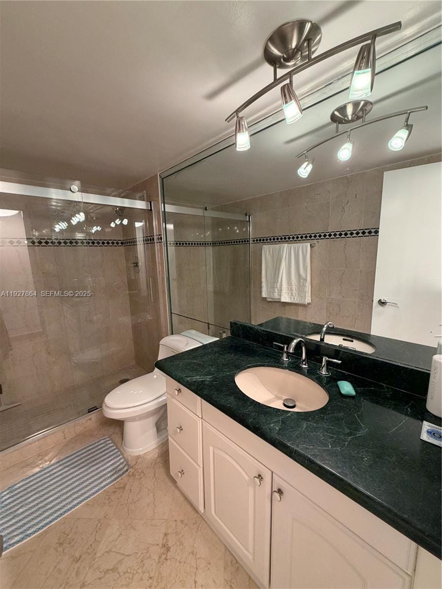 5151 Collins Avenue 730 + DEN — photo 12