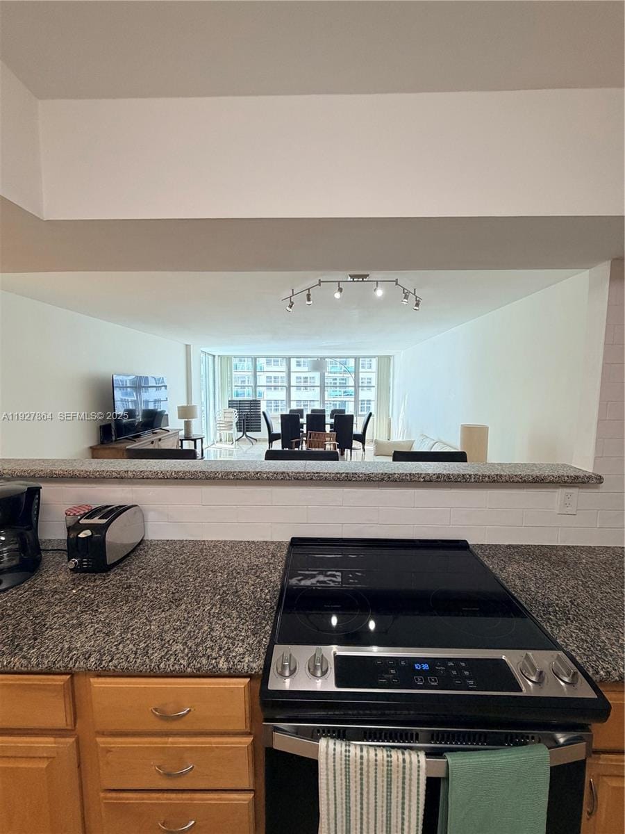 5151 Collins Avenue 730 + DEN — photo 7