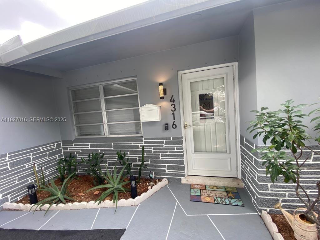 4316 Jackson Street, Hollywood, FL 33021 photo 2