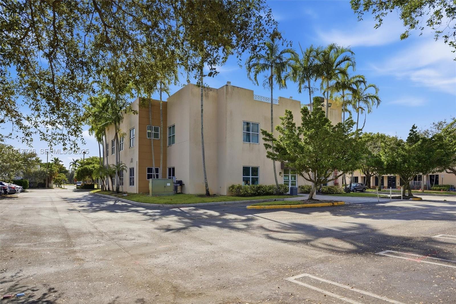 8527 Pines Boulevard — photo 8