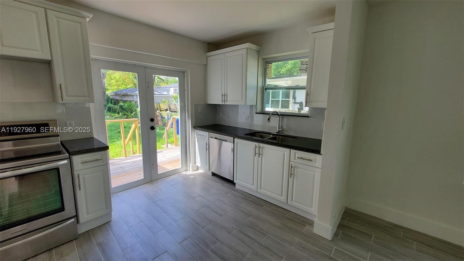 560 NW 53rd Street — photo 3