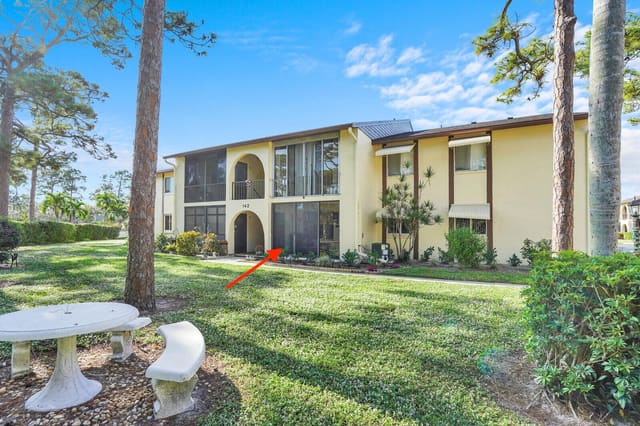 142 Lake Pine Circle B-1, Greenacres, FL 33463
