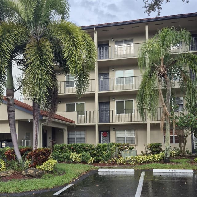 901 SW 128th Terrace 208A, sold in Cambridge At Century, Pembroke Pines, FL