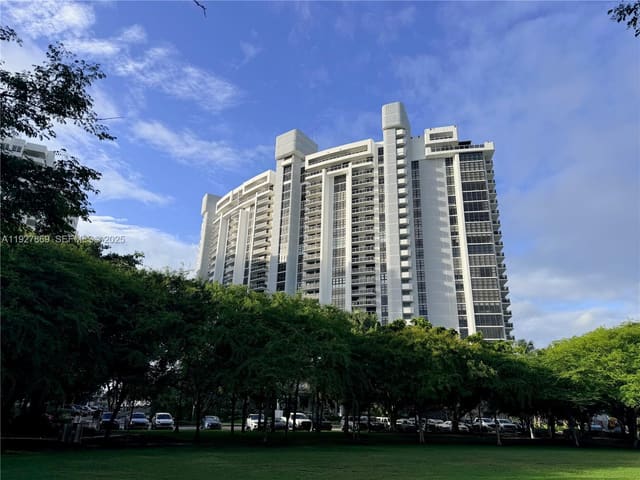 9 Island Avenue 2414, Miami Beach, FL 33139